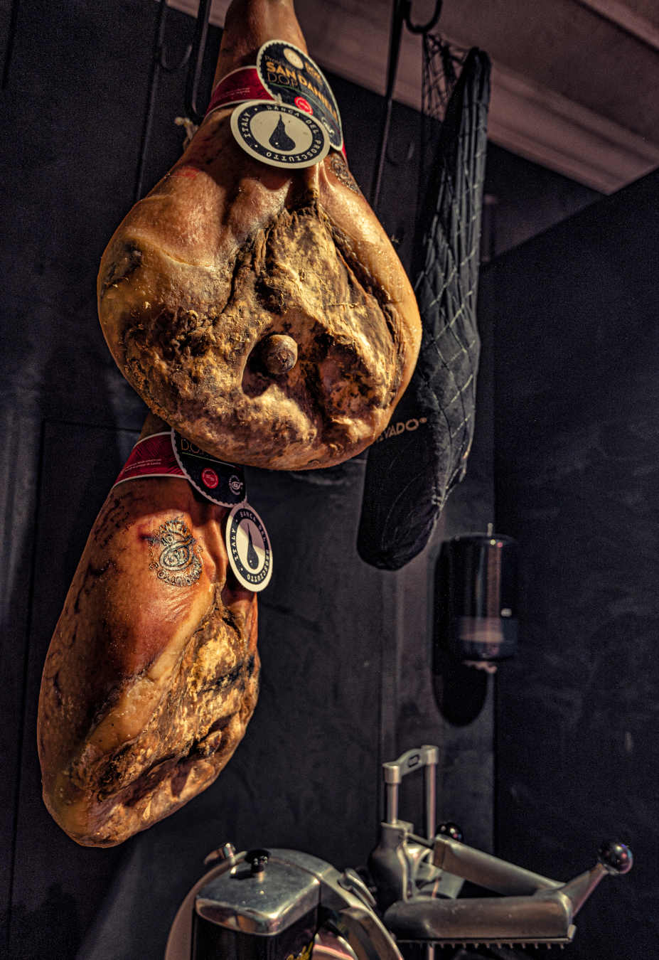 demarktslager-heist-op-den-berg-Tom-Nauwelaerts_staand-4a